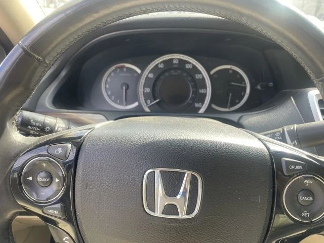 2017 Honda Accord 9th Gen - Image 18 of 21