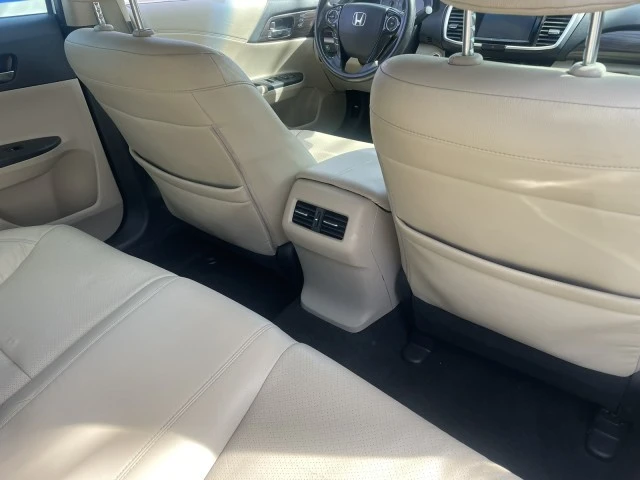 2017 Honda Accord 9th Gen - Image 11 of 21