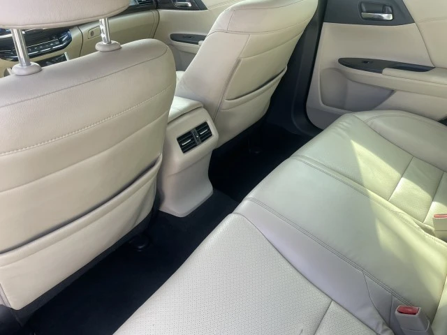 2017 Honda Accord 9th Gen - Image 15 of 21