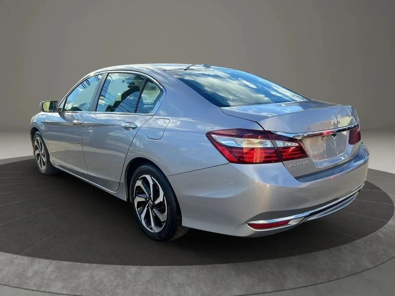 2017 Honda Accord 9th Gen - Image 7 of 12