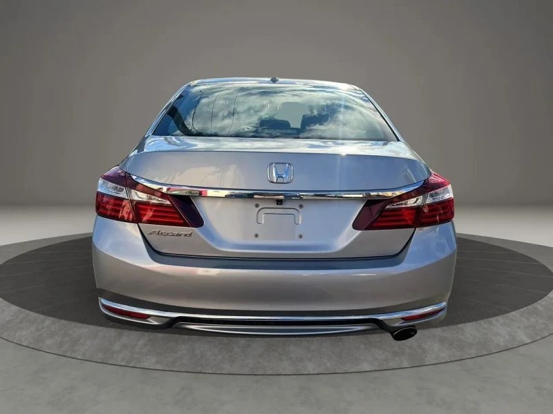 2017 Honda Accord 9th Gen - Image 6 of 12