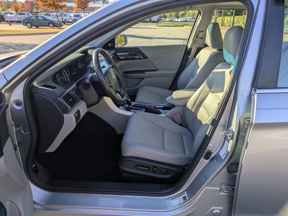 2017 Honda Accord 9th Gen - Image 12 of 12