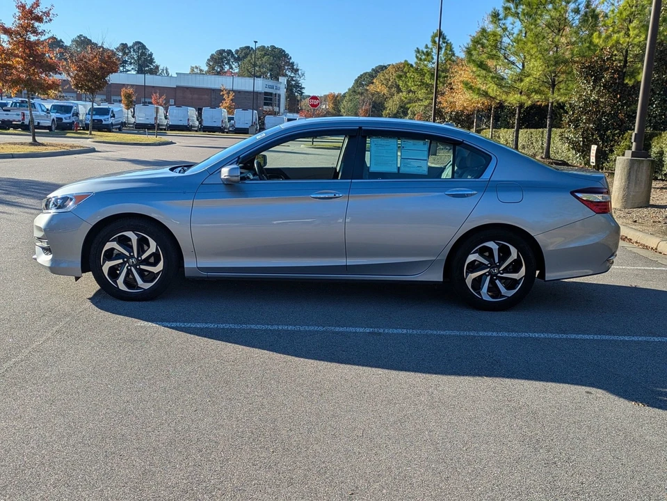 2017 Honda Accord 9th Gen - Image 7 of 12