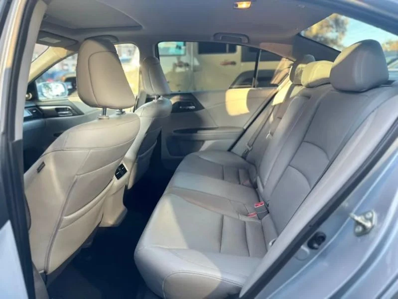 2017 Honda Accord 9th Gen - Image 11 of 12