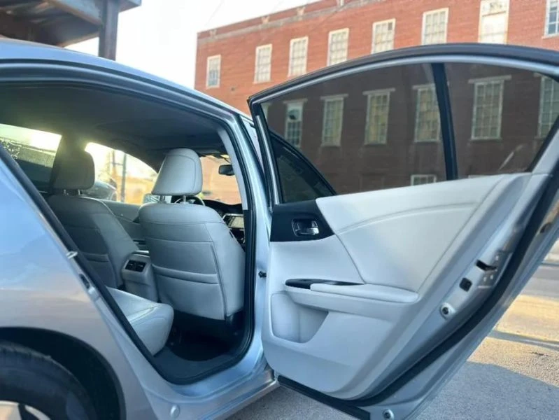 2017 Honda Accord 9th Gen - Image 12 of 12