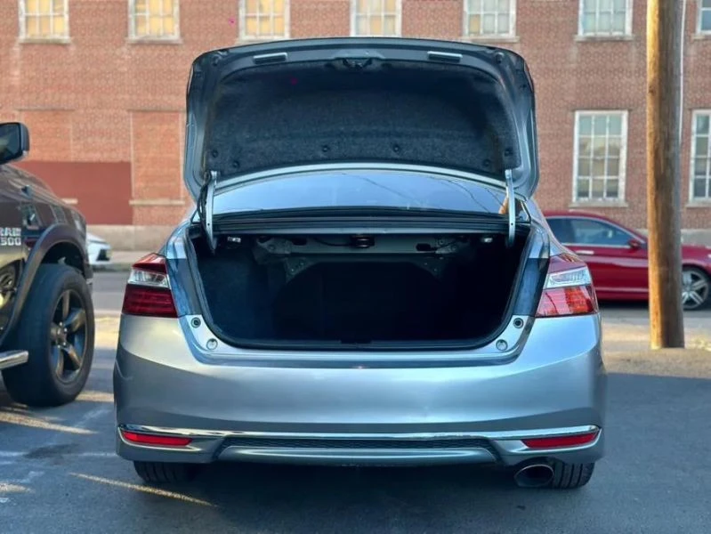 2017 Honda Accord 9th Gen - Image 8 of 12