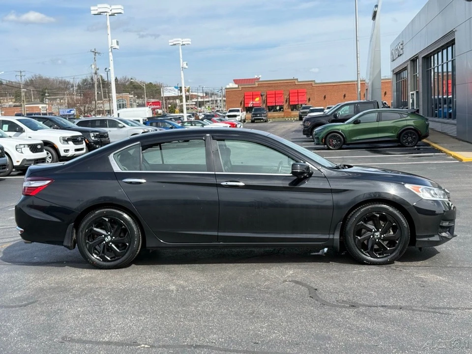 2017 Honda Accord 9th Gen - Image 2 of 12