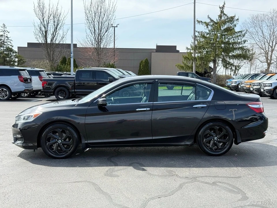 2017 Honda Accord 9th Gen - Image 6 of 12