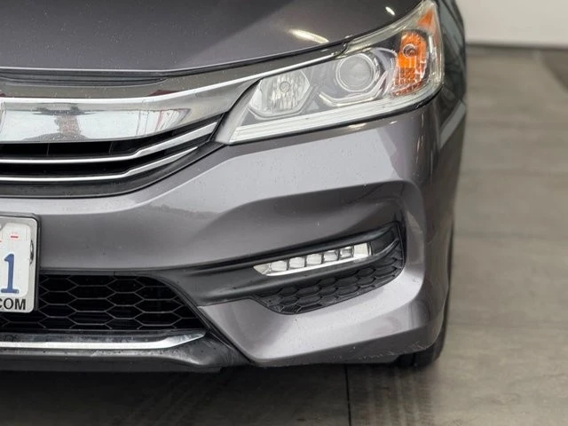 2017 Honda Accord 9th Gen - Image 5 of 12