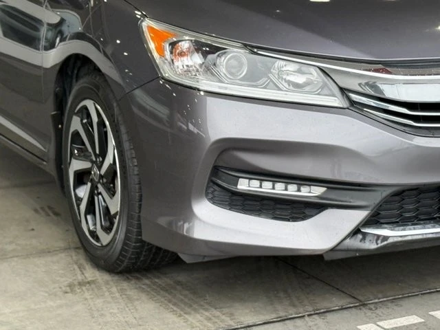 2017 Honda Accord 9th Gen - Image 8 of 12