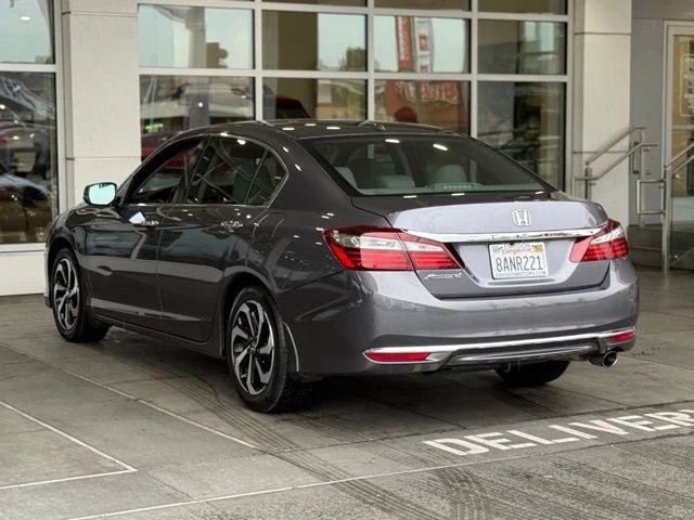2017 Honda Accord 9th Gen - Image 9 of 12