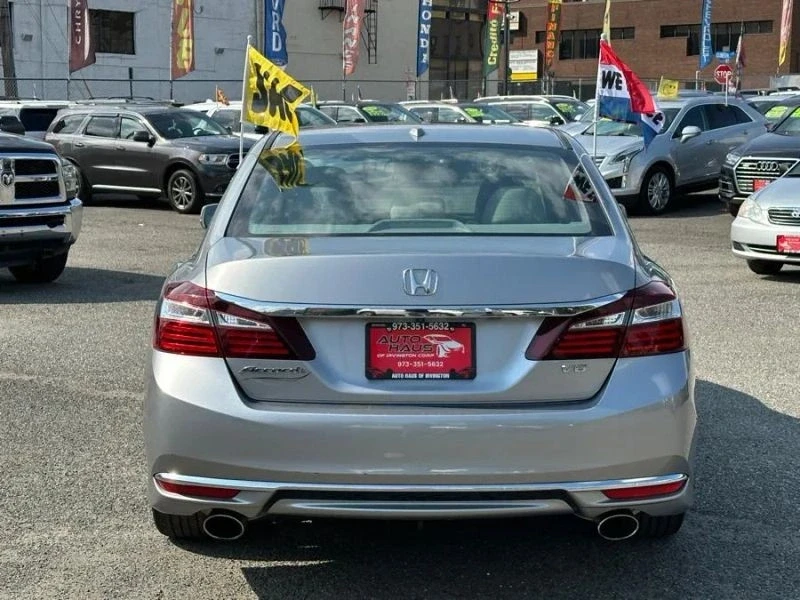 2017 Honda Accord 9th Gen - Image 5 of 12
