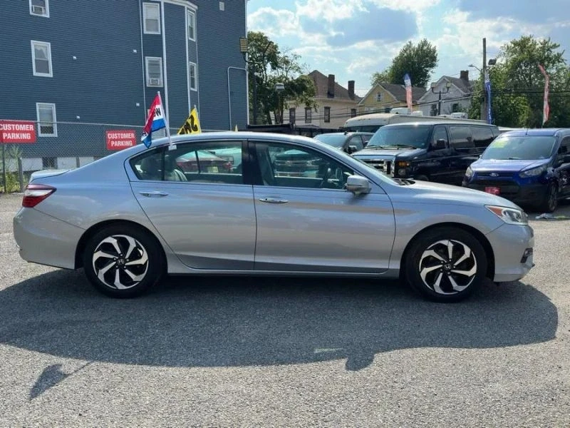 2017 Honda Accord 9th Gen - Image 7 of 12