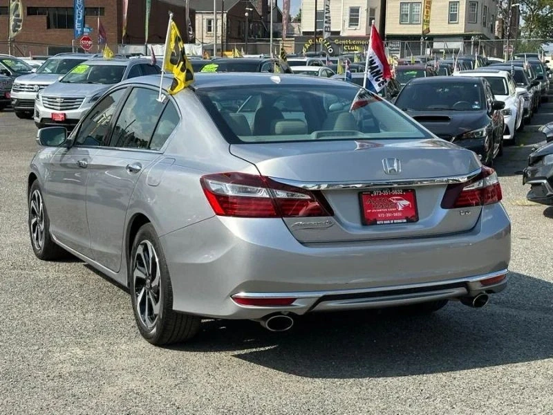 2017 Honda Accord 9th Gen - Image 6 of 12