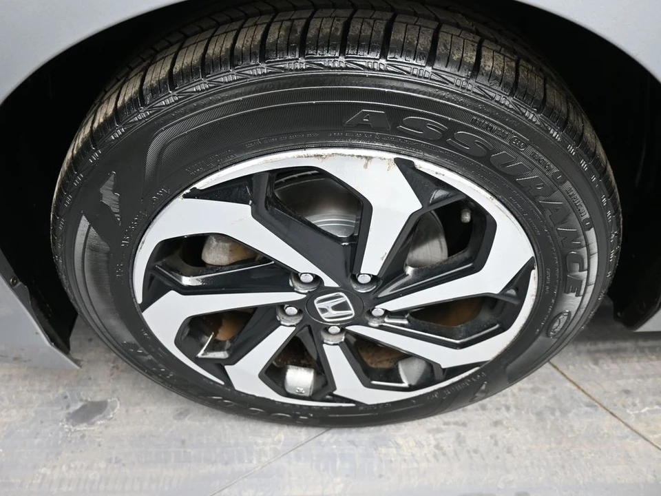 2017 Honda Accord 9th Gen - Image 14 of 21