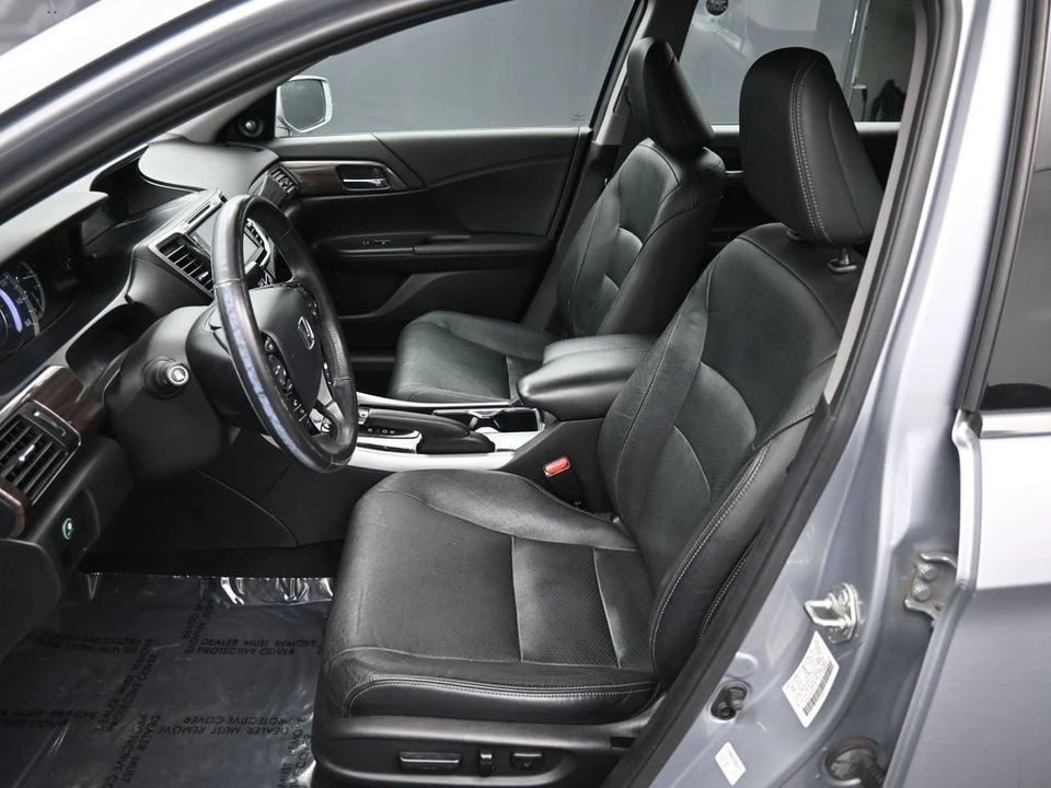 2017 Honda Accord 9th Gen - Image 18 of 21