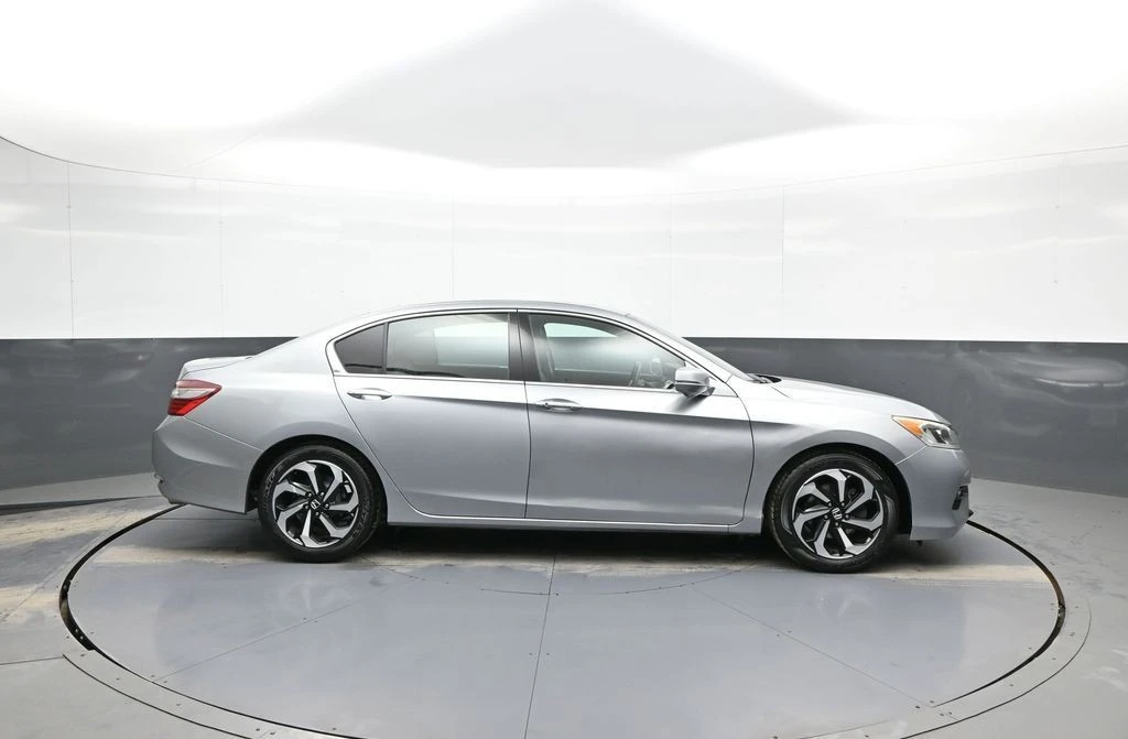 2017 Honda Accord 9th Gen - Image 5 of 21