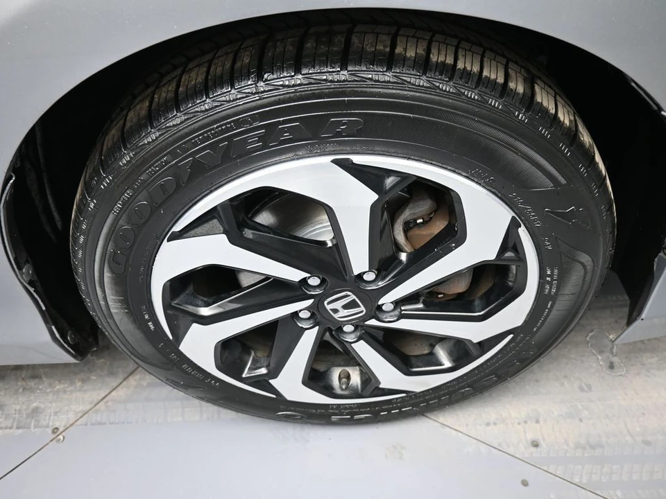 2017 Honda Accord 9th Gen - Image 13 of 21