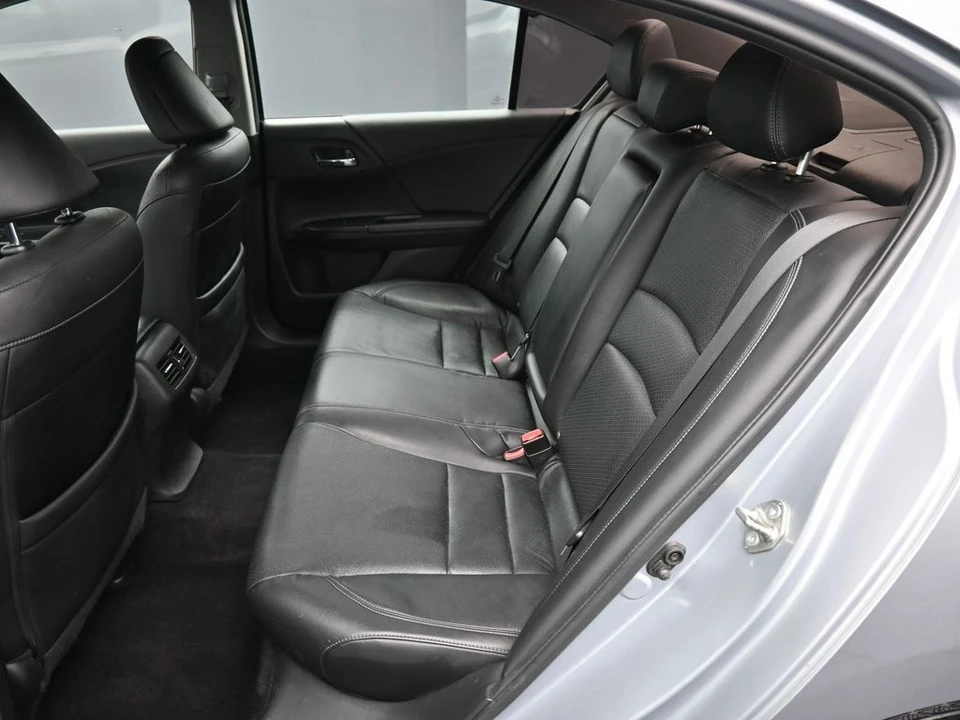2017 Honda Accord 9th Gen - Image 20 of 21