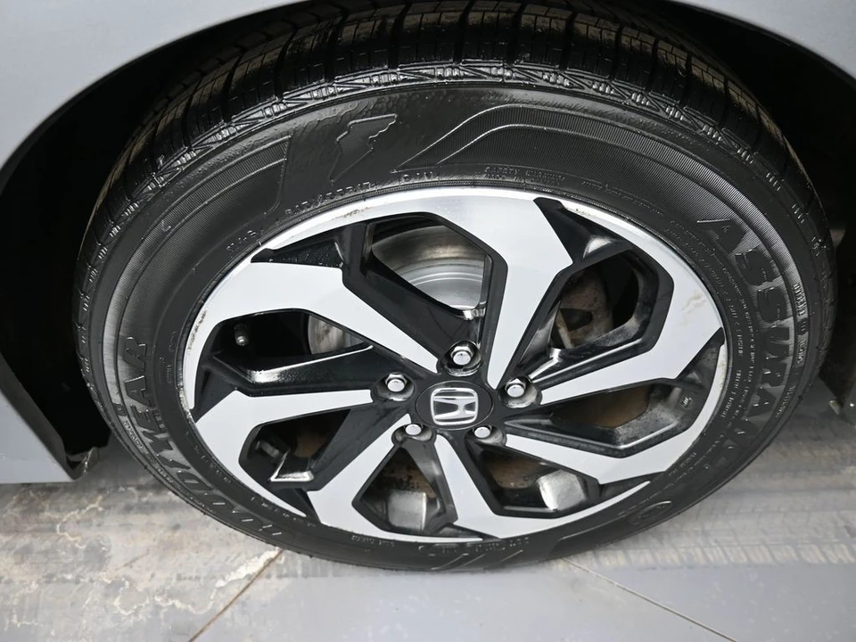 2017 Honda Accord 9th Gen - Image 15 of 21
