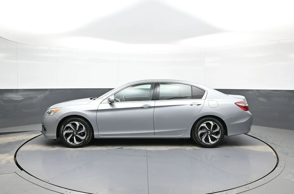 2017 Honda Accord 9th Gen - Image 9 of 21
