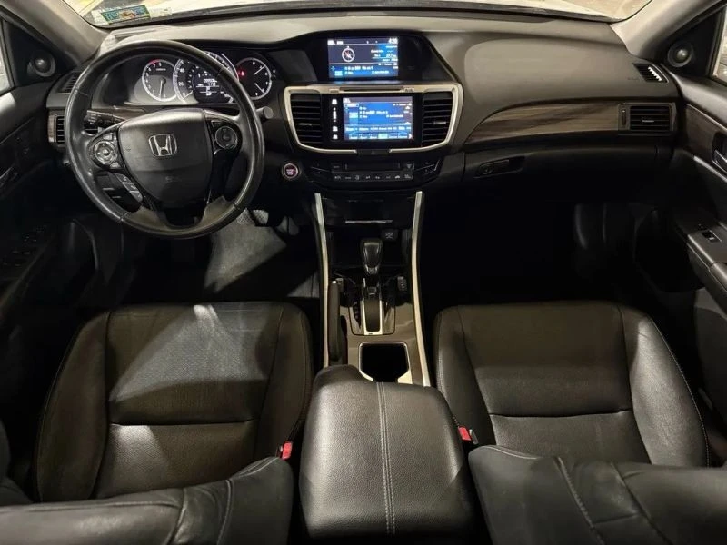 2017 Honda Accord 9th Gen - Image 9 of 12
