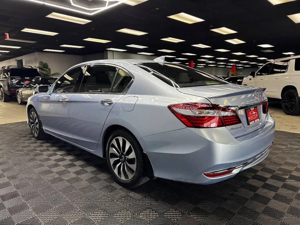 2017 Honda Accord 9th Gen - Image 9 of 12