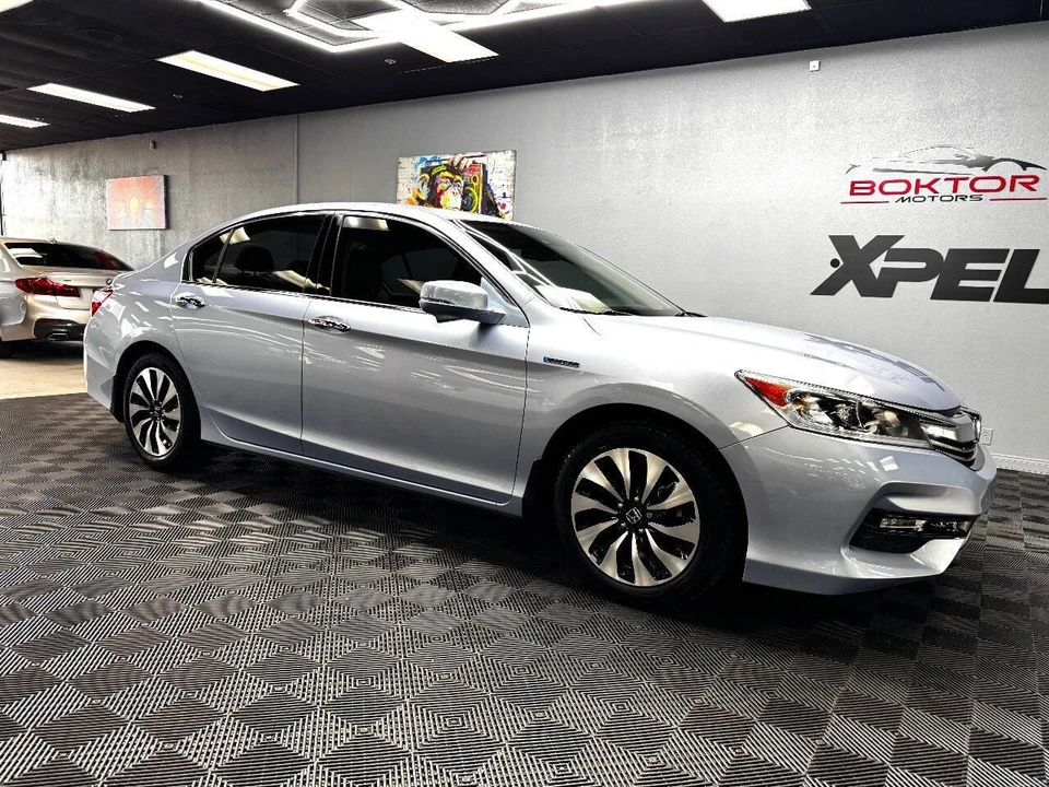 2017 Honda Accord 9th Gen - Image 2 of 12