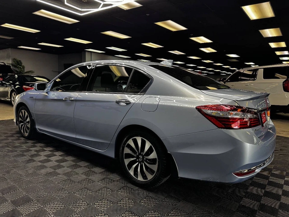 2017 Honda Accord 9th Gen - Image 8 of 12