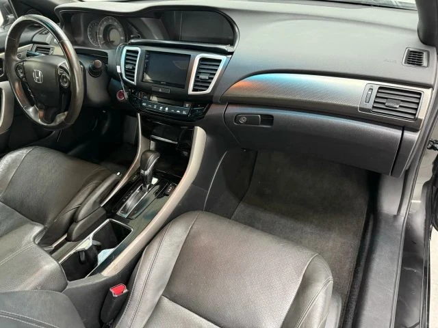 2017 Honda Accord 9th Gen - Image 10 of 21