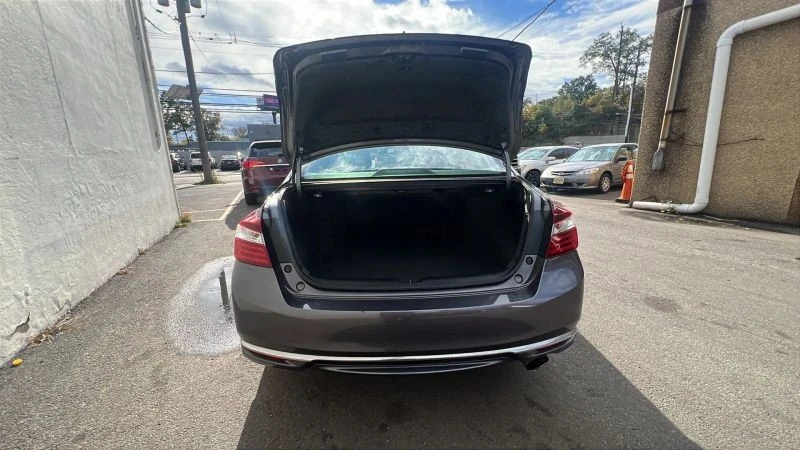 2017 Honda Accord 9th Gen - Image 9 of 12