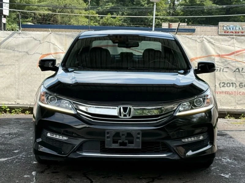 2017 Honda Accord 9th Gen - Image 5 of 12