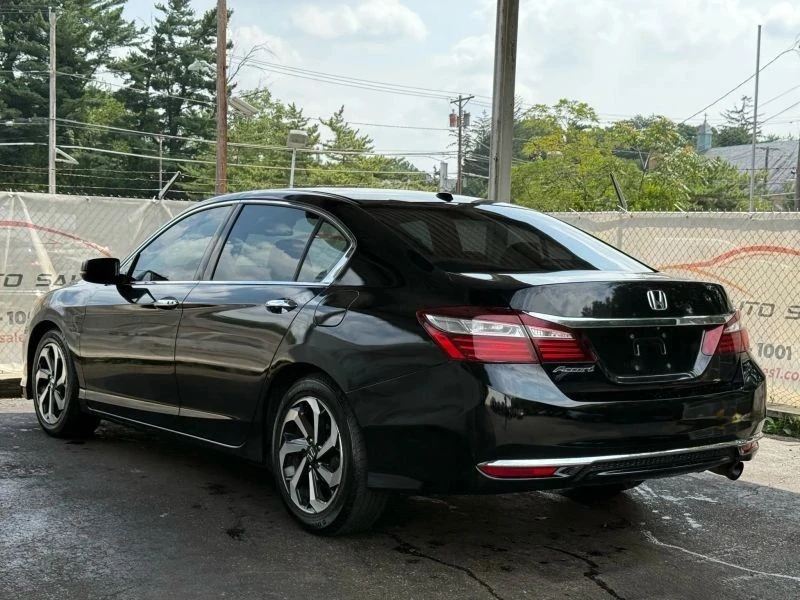 2017 Honda Accord 9th Gen - Image 9 of 12