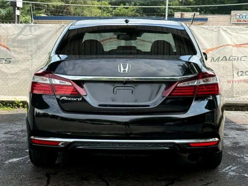 2017 Honda Accord 9th Gen - Image 10 of 12