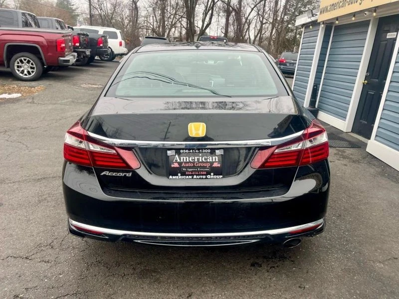 2017 Honda Accord 9th Gen - Image 5 of 12