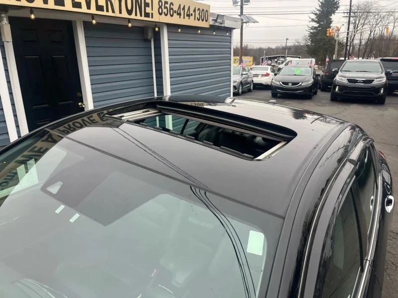 2017 Honda Accord 9th Gen - Image 9 of 12