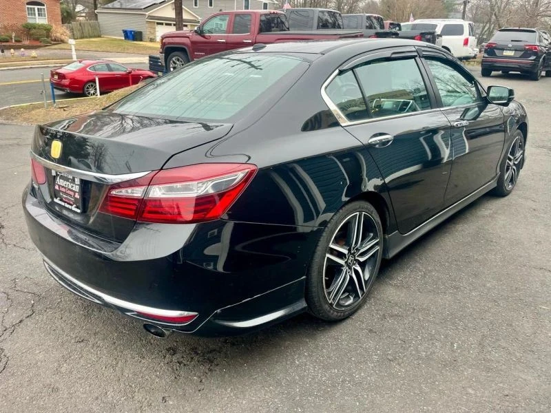 2017 Honda Accord 9th Gen - Image 6 of 12