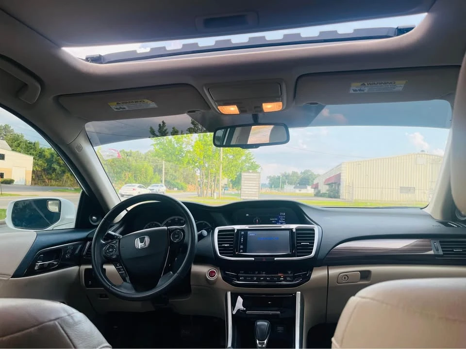 2017 Honda Accord 9th Gen - Image 12 of 16