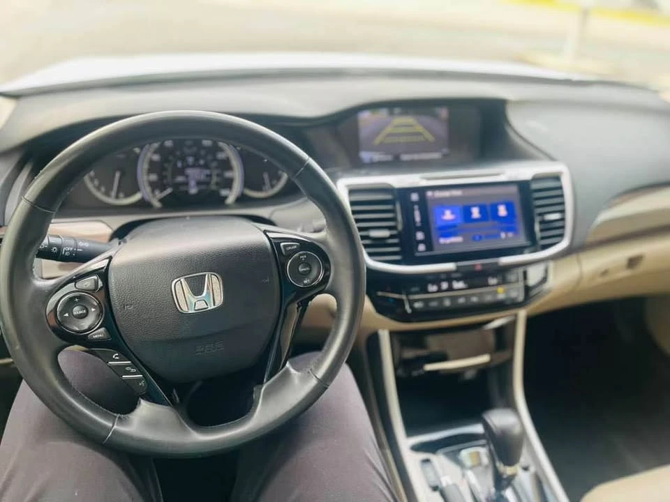 2017 Honda Accord 9th Gen - Image 11 of 16
