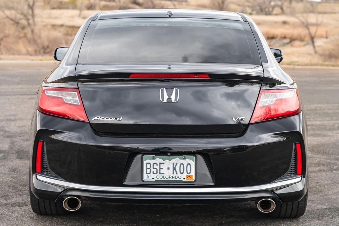 2017 Honda Accord 9th Gen - Image 5 of 31