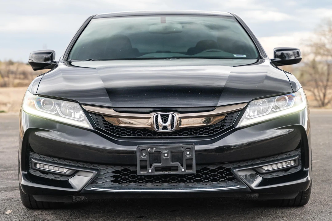 2017 Honda Accord 9th Gen - Image 2 of 31