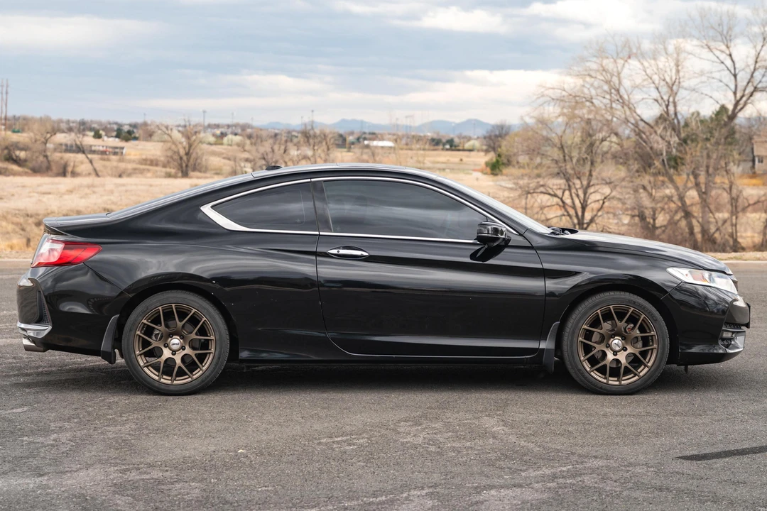 2017 Honda Accord 9th Gen - Image 3 of 31