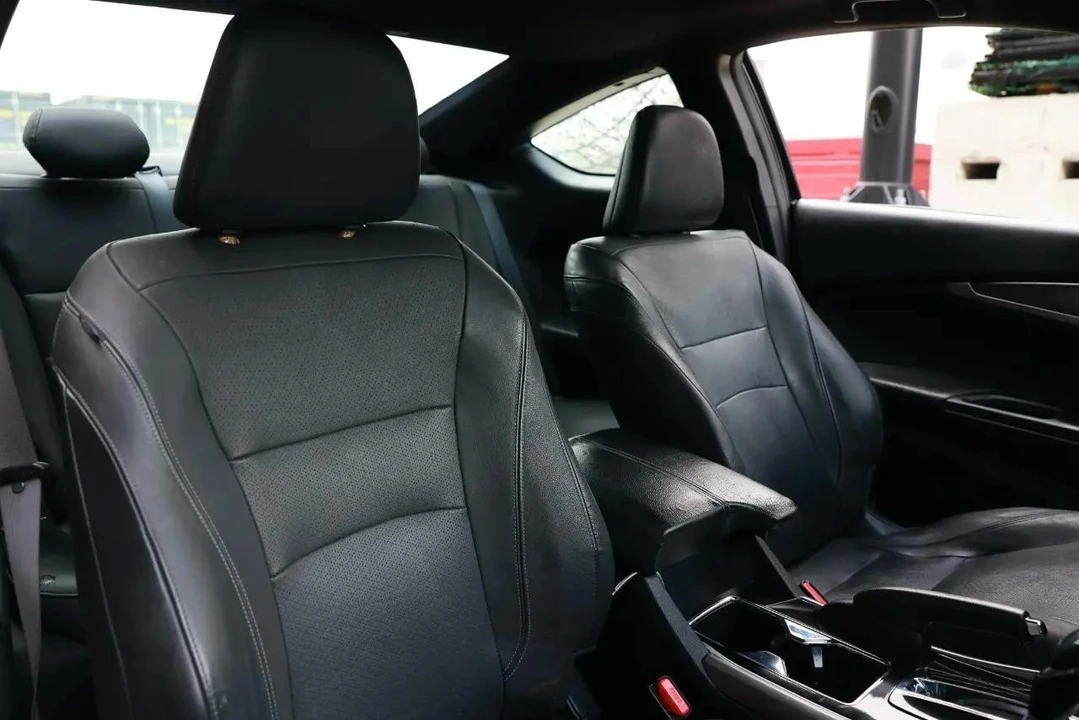 2017 Honda Accord 9th Gen - Image 16 of 21