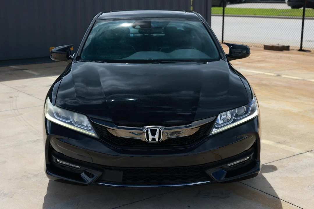 2017 Honda Accord 9th Gen - Image 19 of 21
