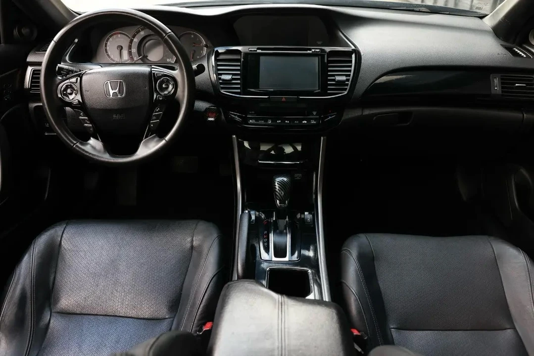 2017 Honda Accord 9th Gen - Image 2 of 21