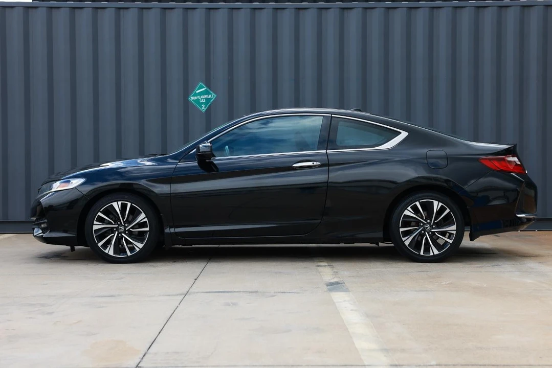 2017 Honda Accord 9th Gen - Image 3 of 21