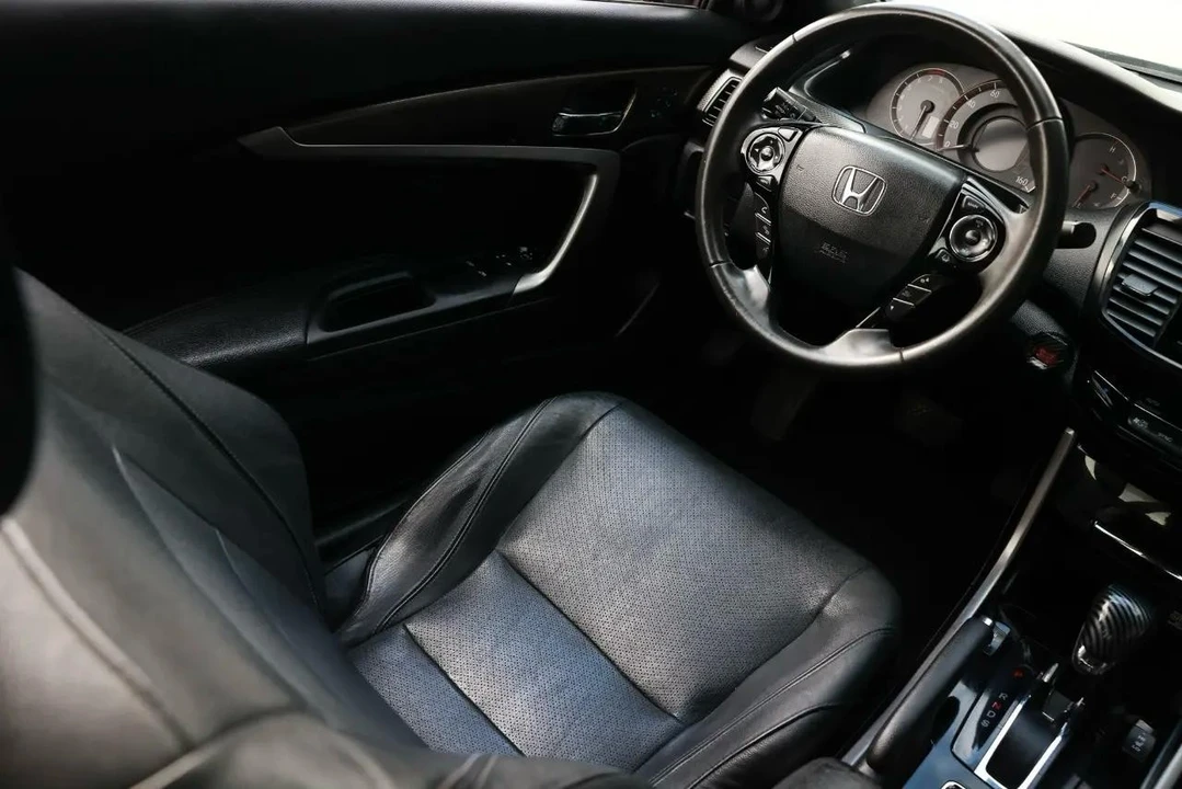 2017 Honda Accord 9th Gen - Image 20 of 21