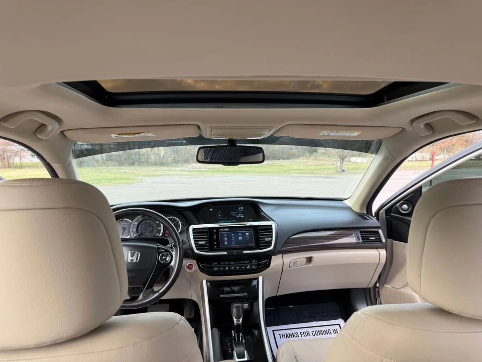 2017 Honda Accord 9th Gen - Image 15 of 20