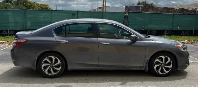 2017 Honda Accord 9th Gen - Image 6 of 7