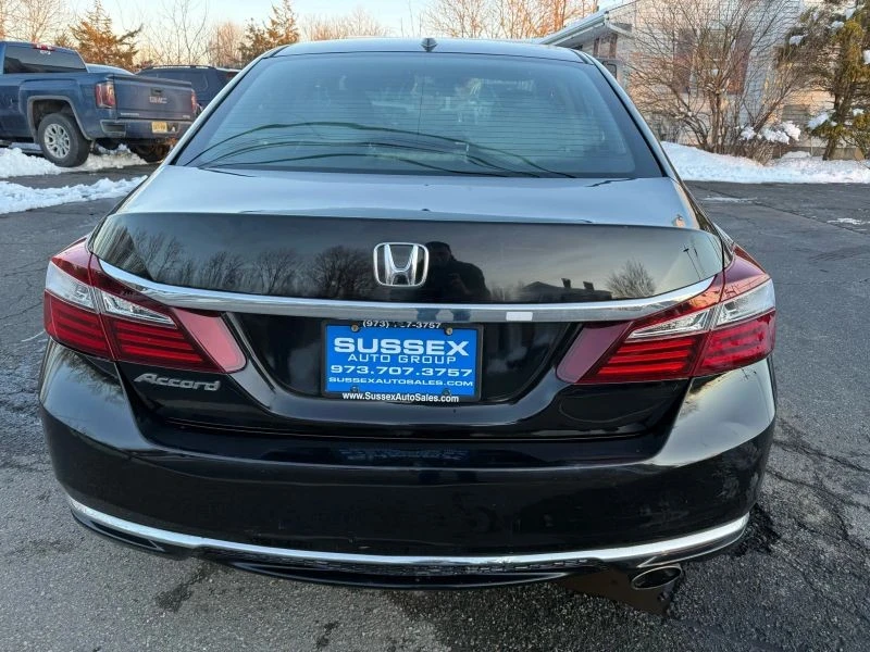2017 Honda Accord 9th Gen - Image 6 of 12